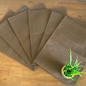 Food Network Brand Cloth Placemats Napkins Set of 12 Mocha Color